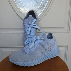 Blondo Shara Waterproof Sneakers